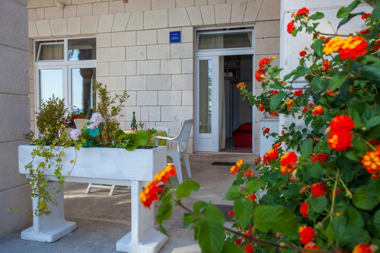 Apartments Lara Podgora Buitenkant foto